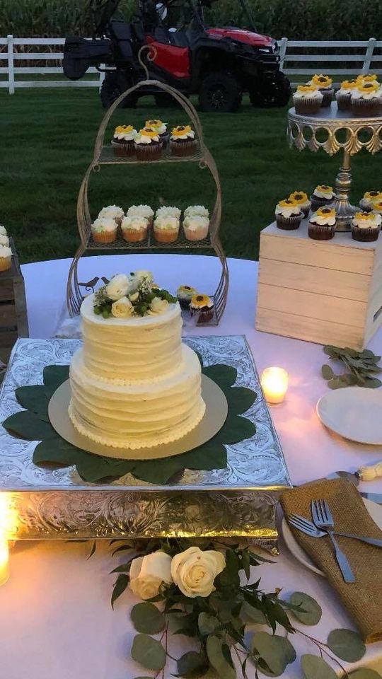 Wedding Cakes and Cupcake